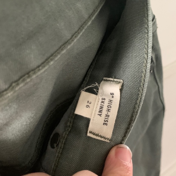 9" Mid-Rise Skinny Jeans: Garment-Dyed Button-Front Edition - Picture 5 of 6